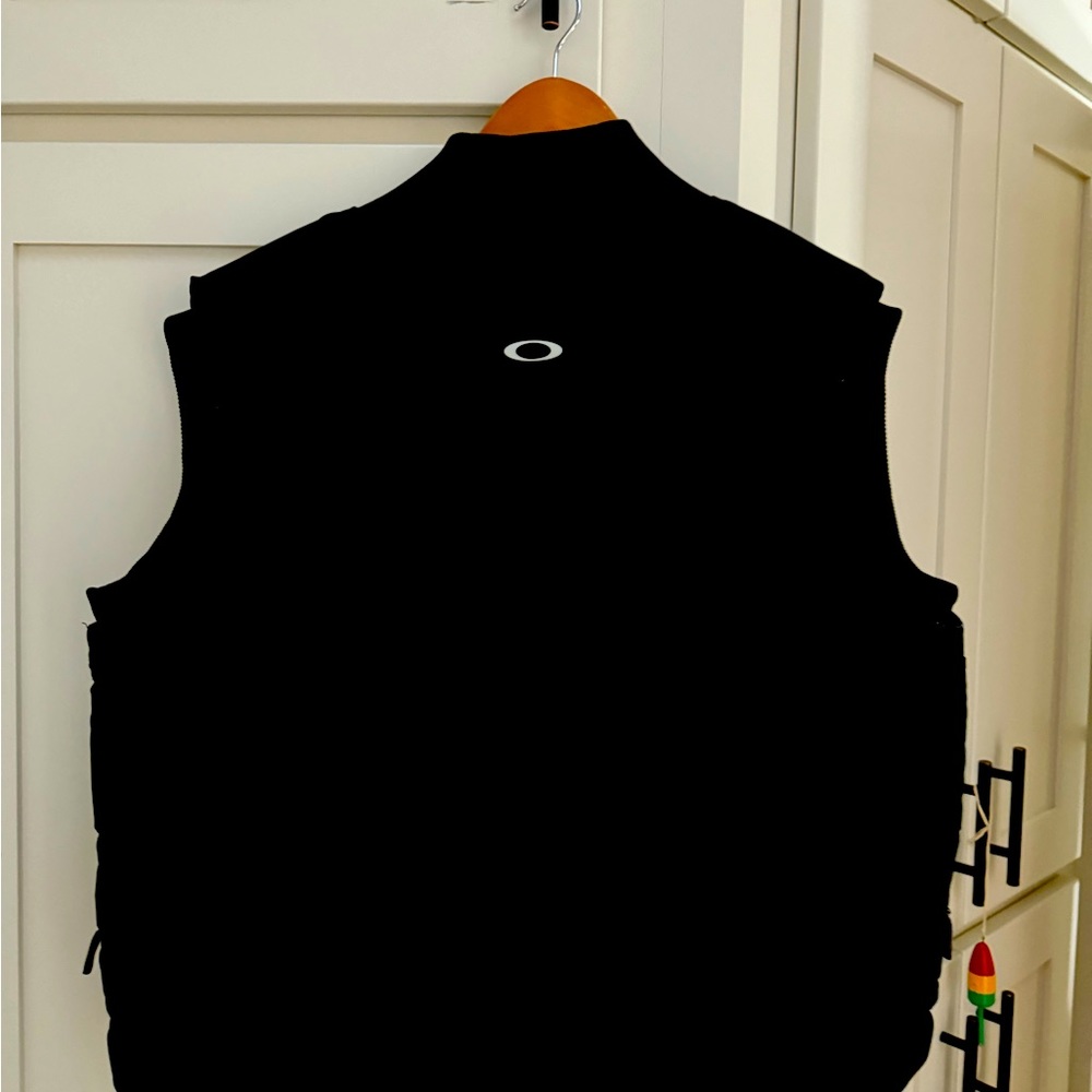 Men’s Oakley down vest size medium, worn maybe once